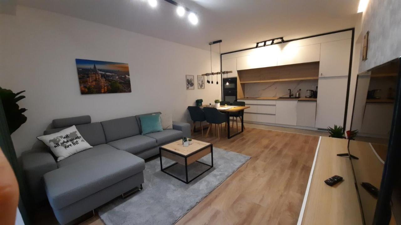 Bpr Space Grey Home With Balcony Budapest Exterior photo